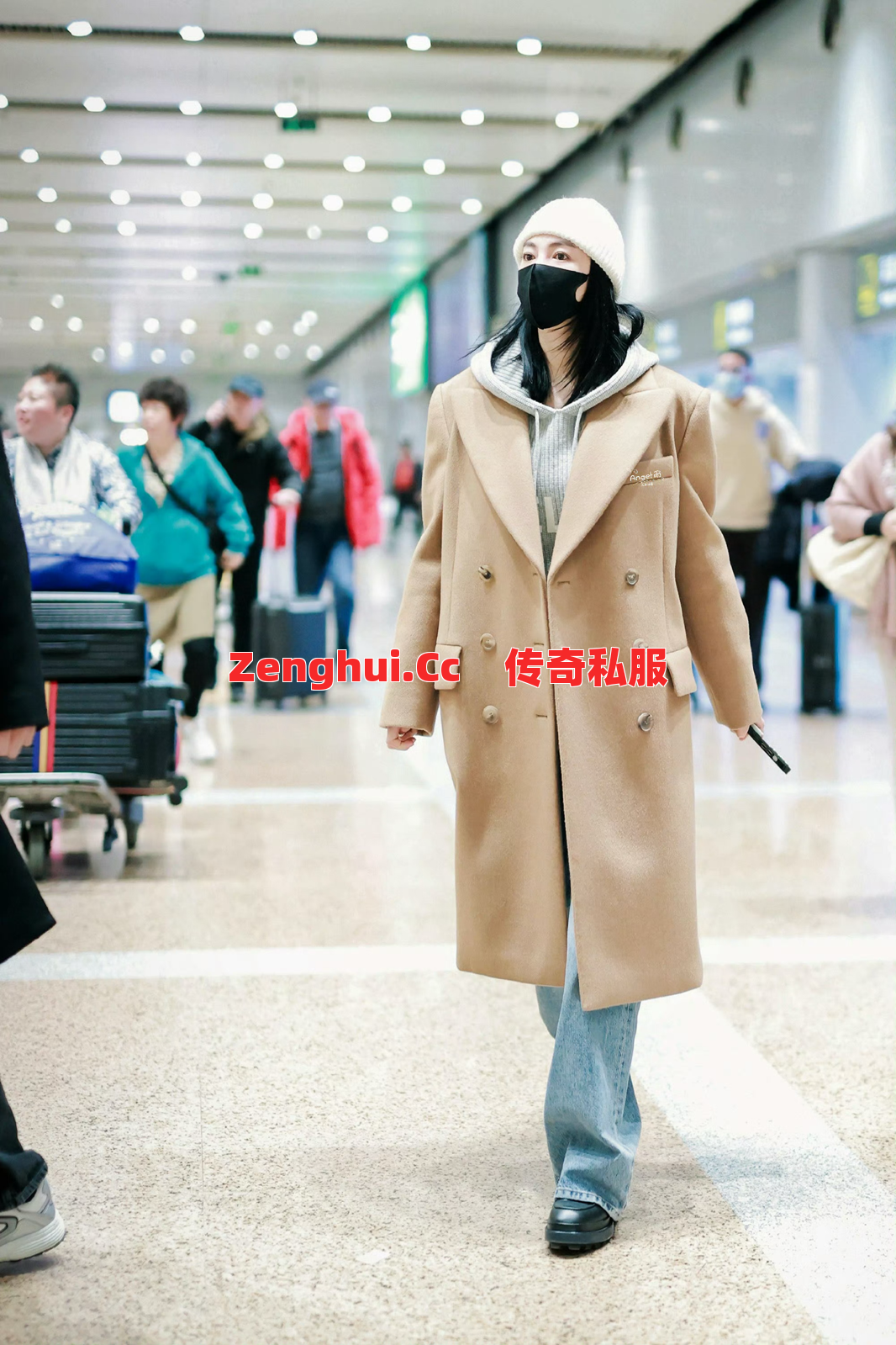 传奇私服隐藏经验圣地?点雕塑参拜秒升级!